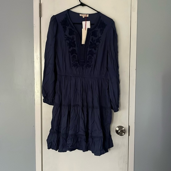 Solitaire Blue Embroidered Garment. Brand New With Tags  (Size M) - Picture 1 of 6